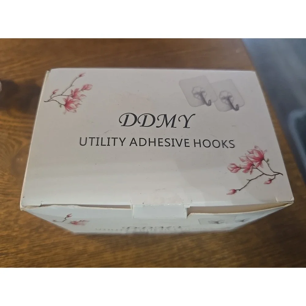 utilty ahesive hooks Ddmy‎ New In Box Sealed